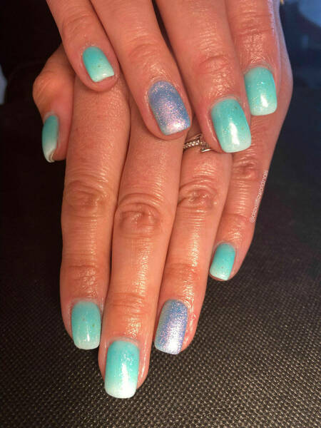 Gradient Nails Green Mint, Irene Sirene & finition pailletée Prince