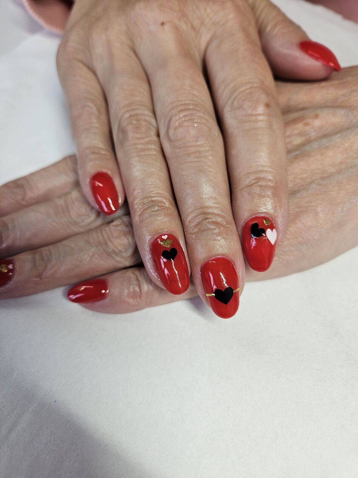 When in doubt, wear red. ❤️ Using Gelish Firecracker 🧨 