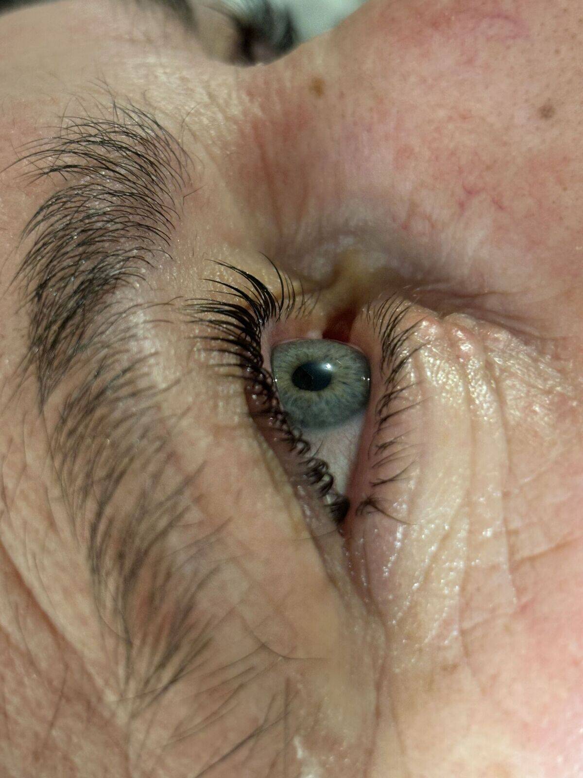 Rehaussement de cils avec soin lashbotox 