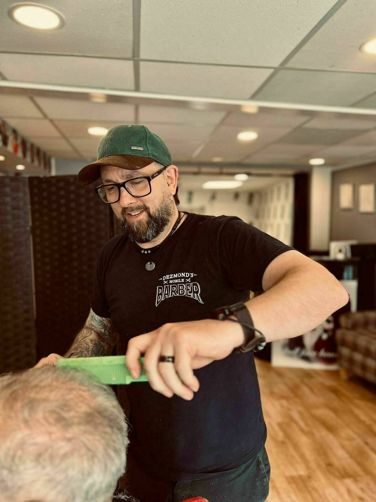 Meet the Barber - Dez