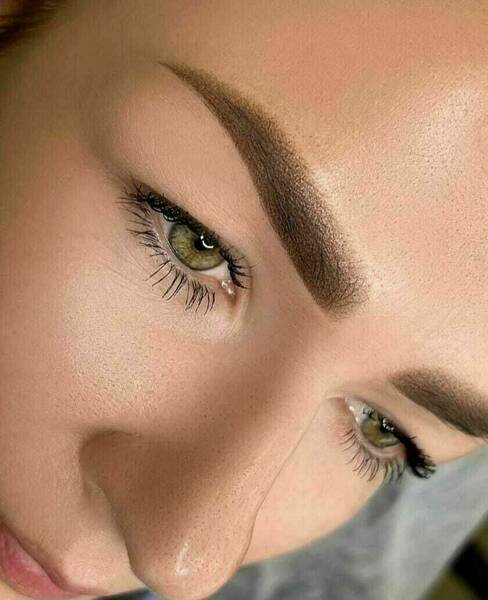 Powderbrows direkt nach der Behandlung 