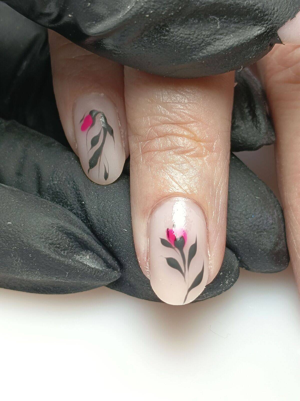 Nail art à main levée 