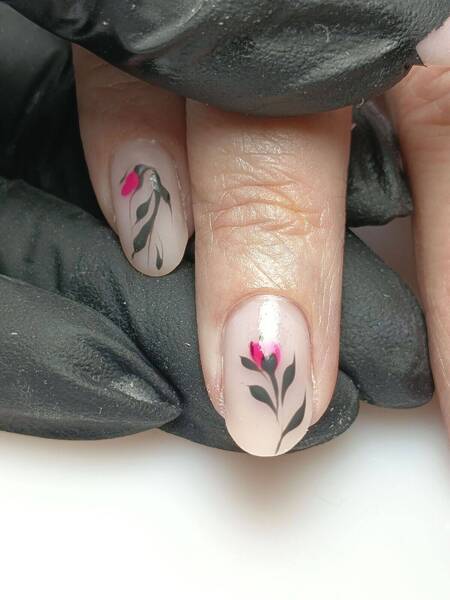 Nail art à main levée 