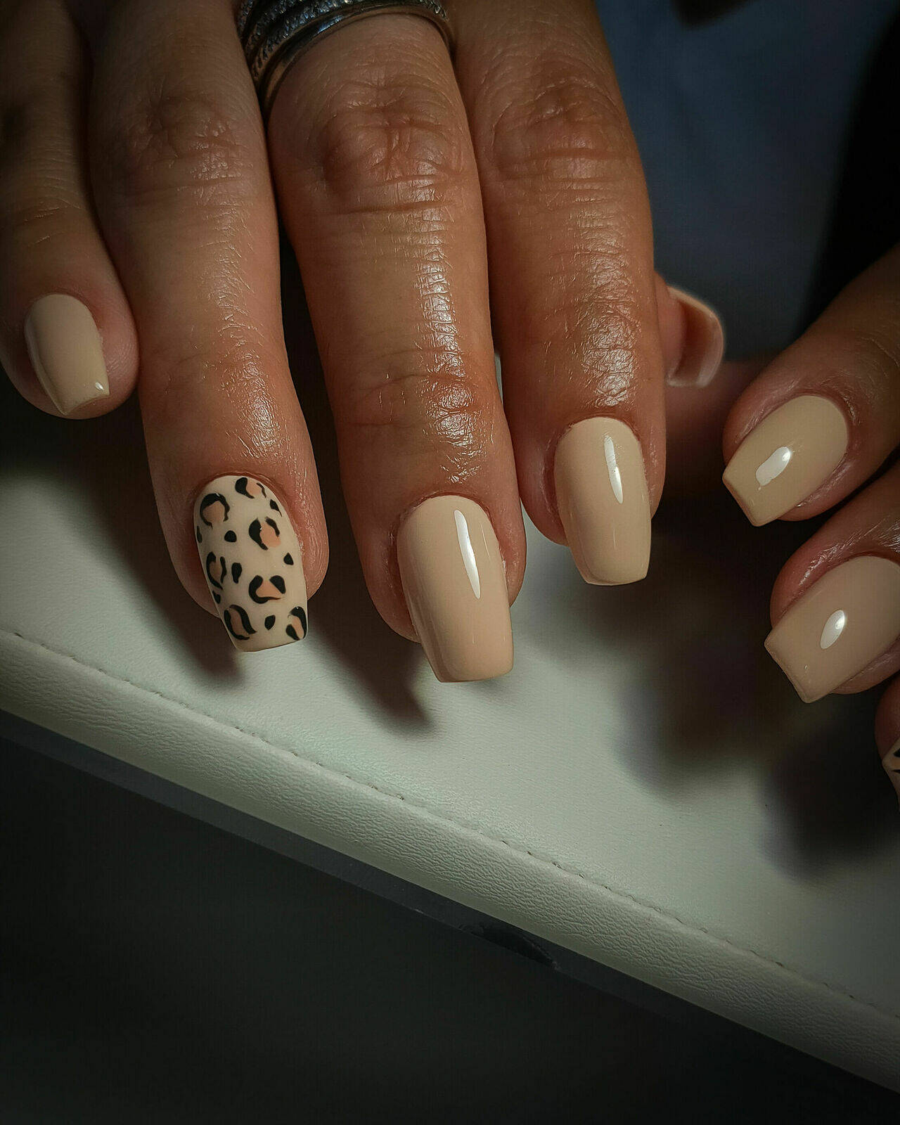 Manucure gel longueur nail art simple