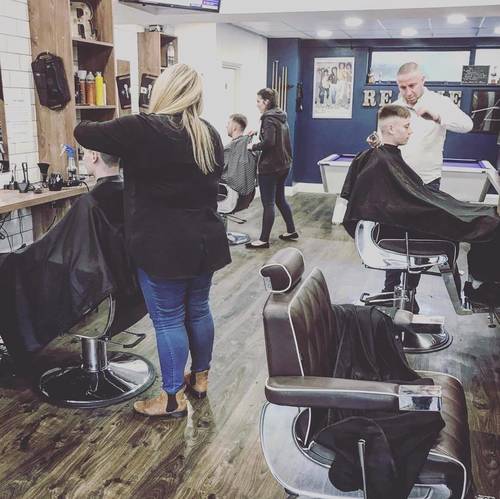 Pete, Jim, Kim & TJ (half day) are in today! 

7:30 - 2:30, walk ins all day!  ✂️