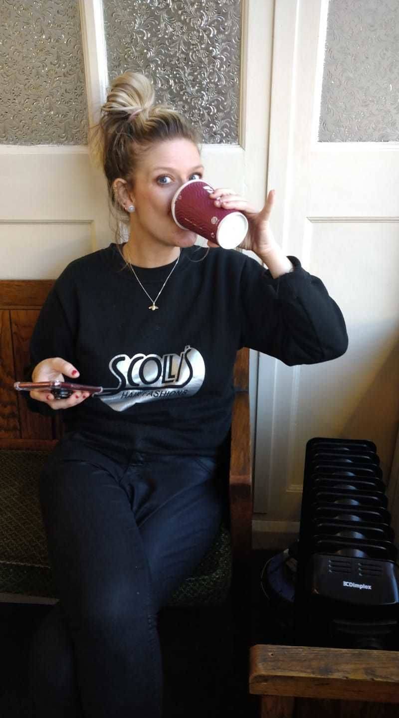 There are some lovely folk out there,  Andrea was needing a caffeine fix and her customer turned up 30 mins later with a Costa ☕