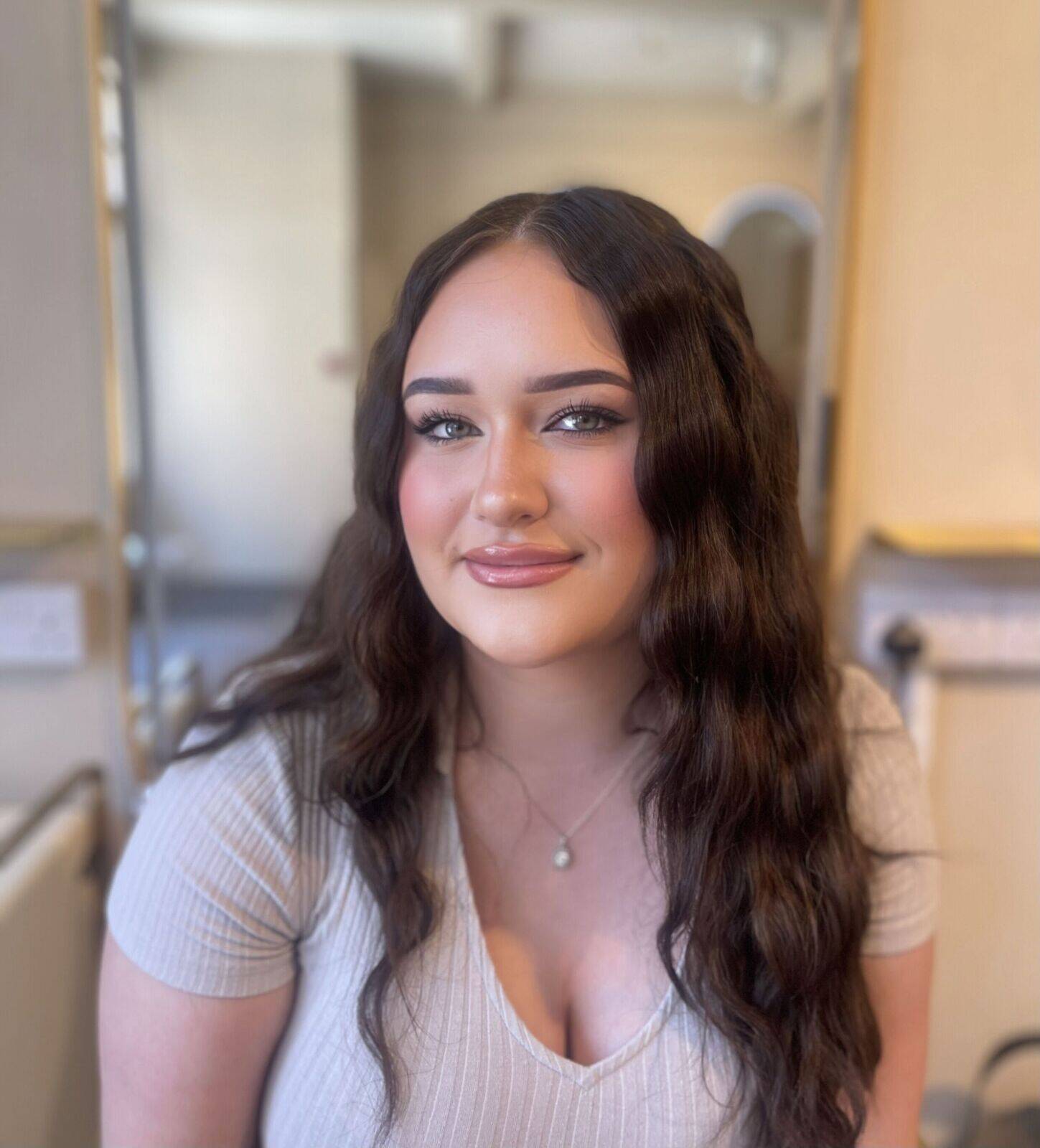 Tia (colourist &amp; Stylist)