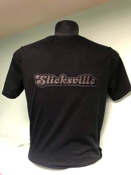 B/W Slicksville logo M-L 