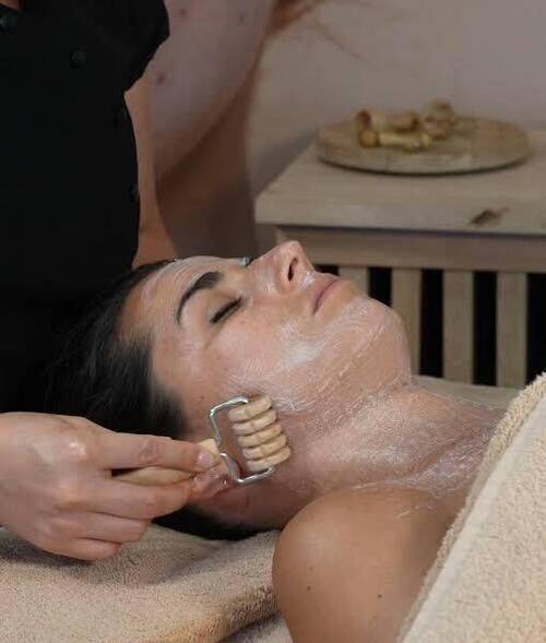 Soin du visage jeunesse et liftant Bio Oxalia 