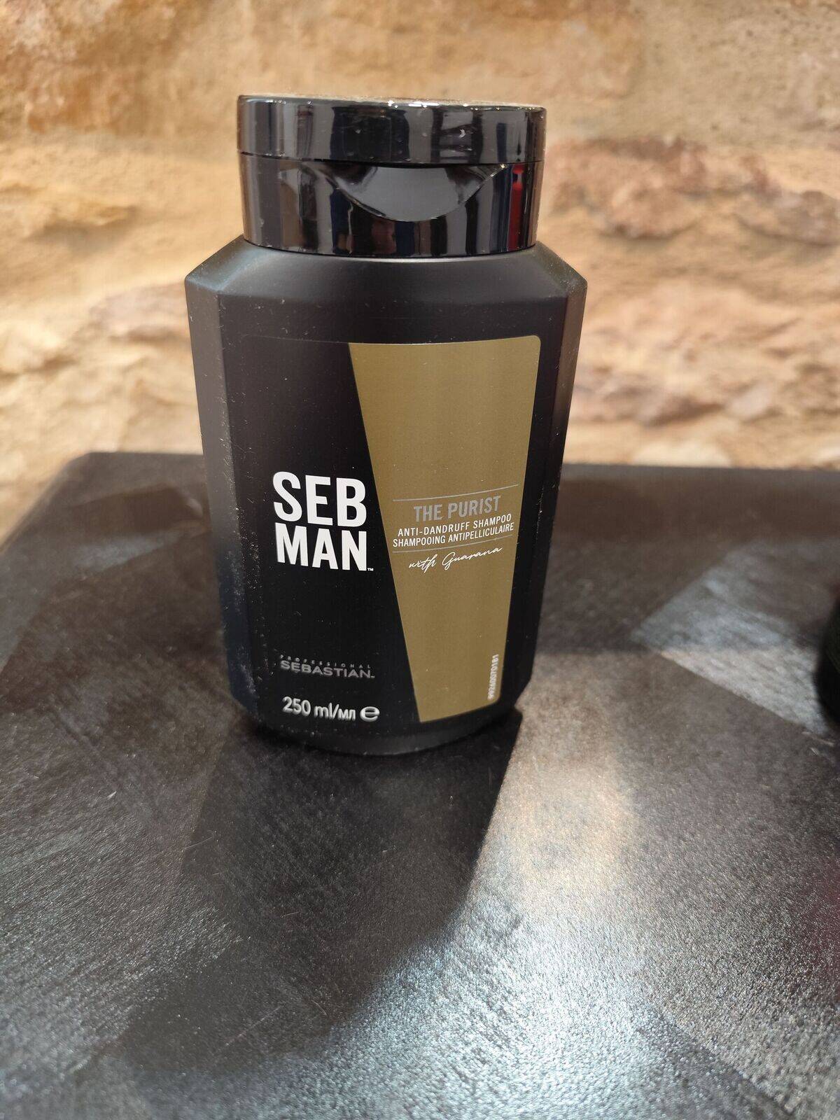 Shampooing antipelliculaire, Seb Man 