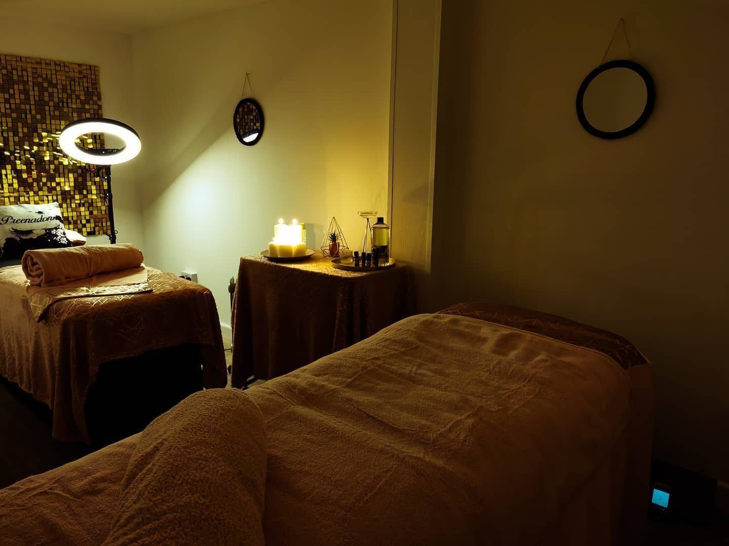 I just wanted to jump on the bed tonight was so cozy in there when Denise was doing her hot stones ❤️#masssge #hotstones #hotstonemassage #relax