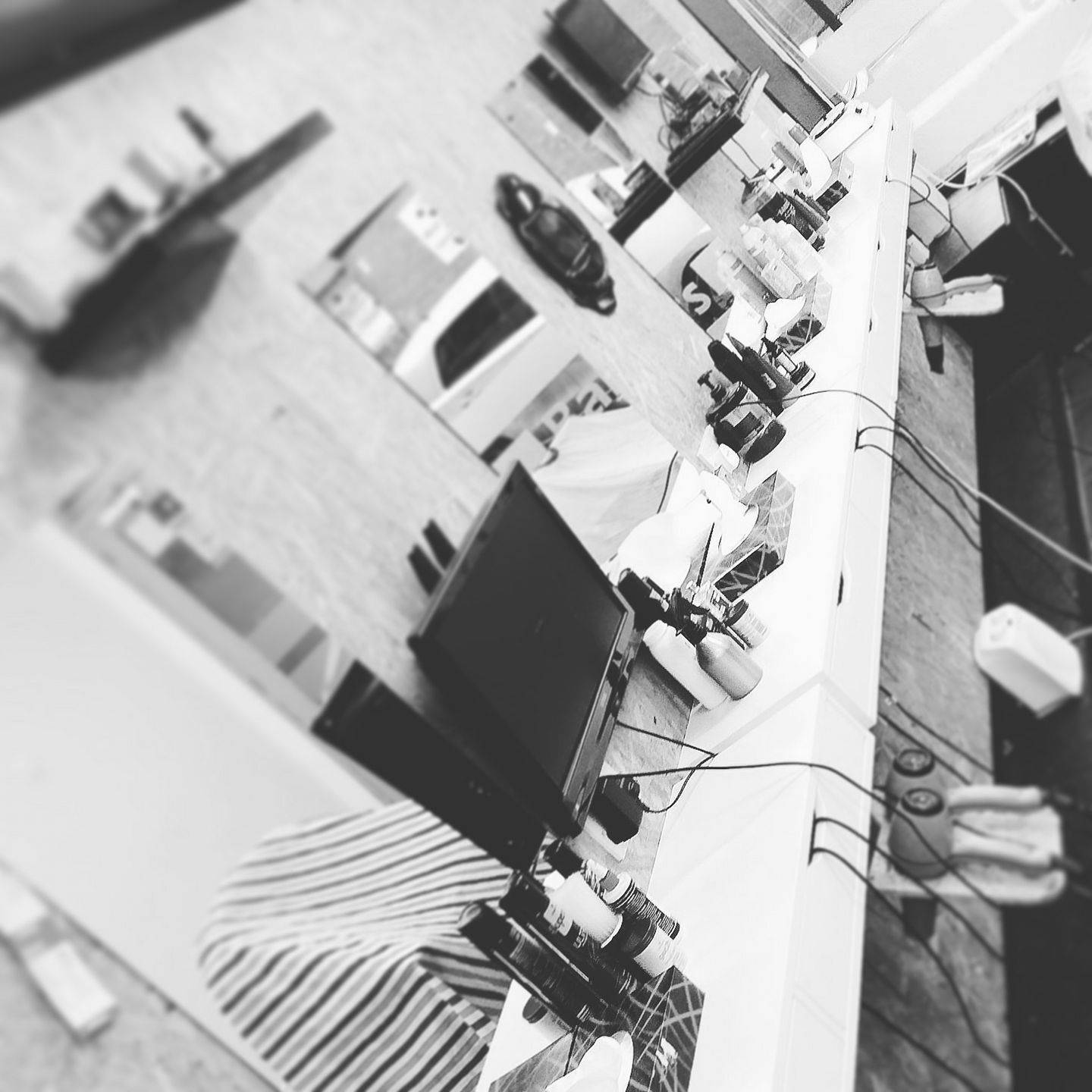 No ques at the moment! Sam & Dan catering to all your babering needs!