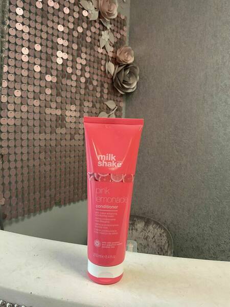 Milk shake pink lemonade conditioner 