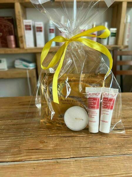 Gold eye mask stocking filler 