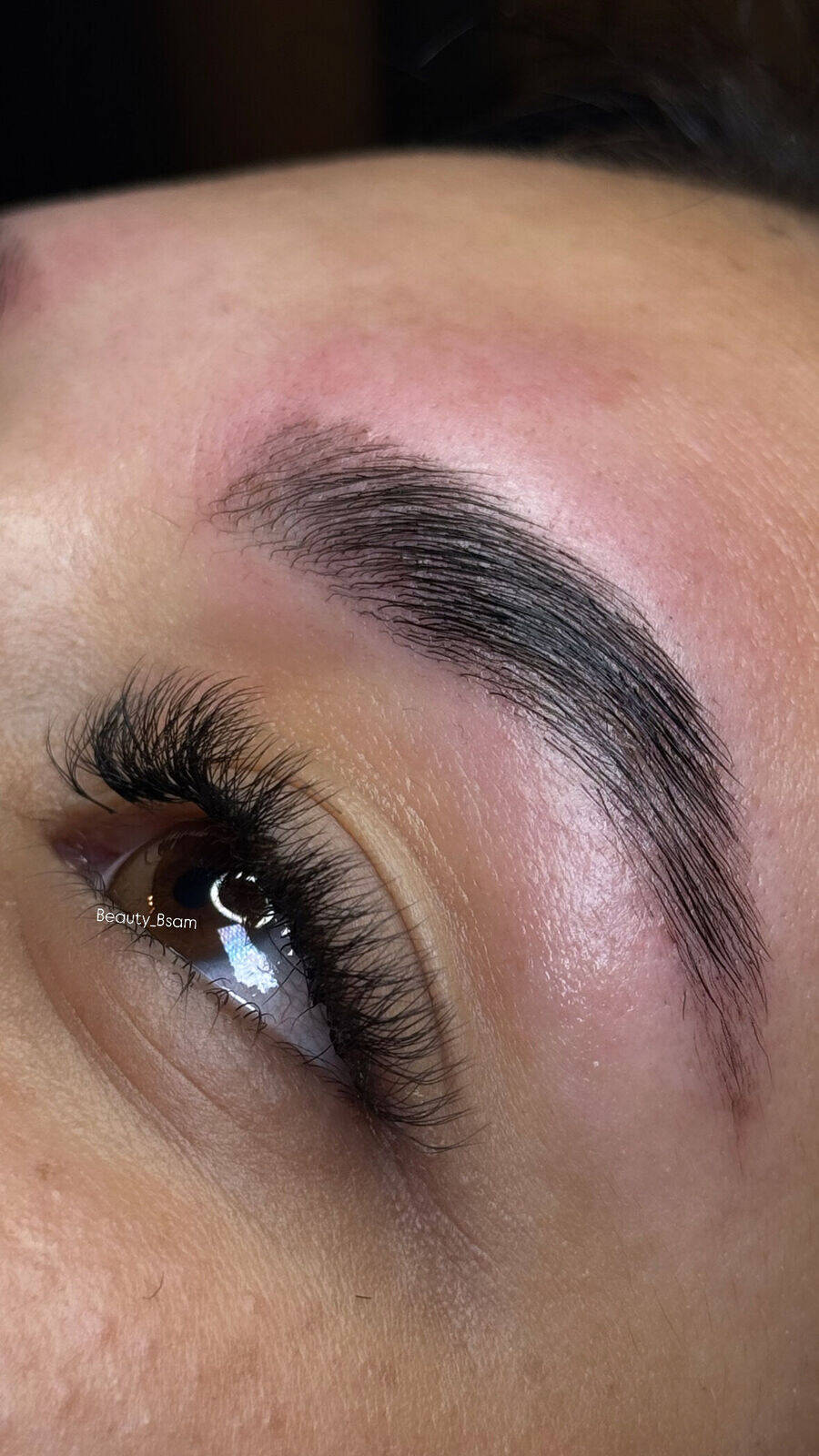 Browlift / épilation au fil 