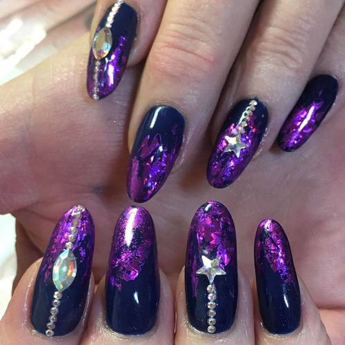 Oooh I love these, simple and oh so effective. @Gelish #polygel overlay with #babyitsboldoutside from @NailHarmonyUk with purple foil fade and @swarovski crystals