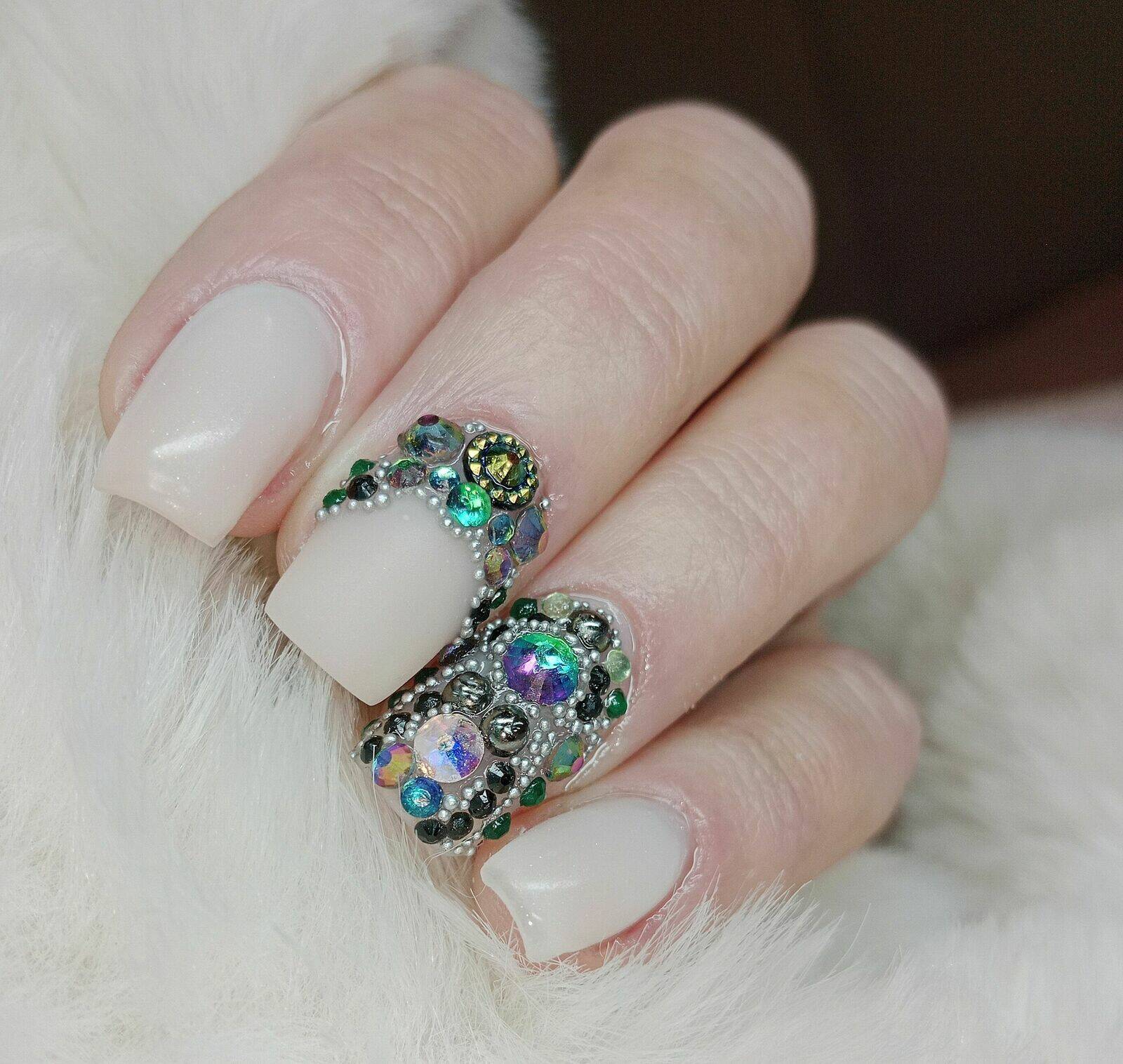 gainage et gros nail art strass