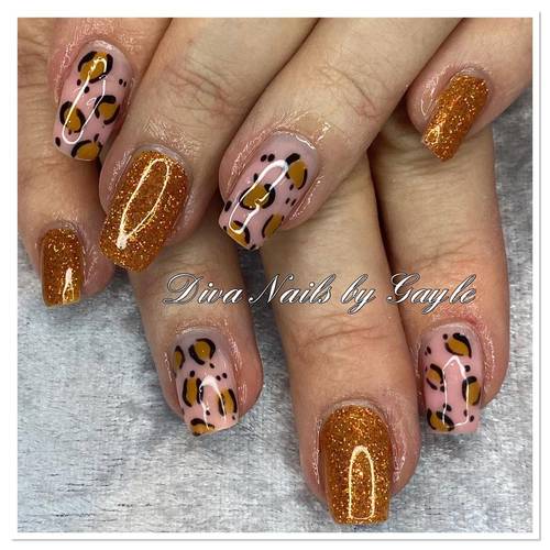 Free hand animal print 