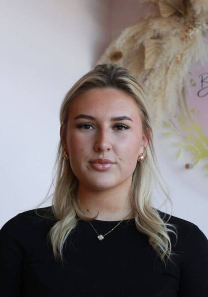 Kadence ♡ Beautician,Hair & Makeup 