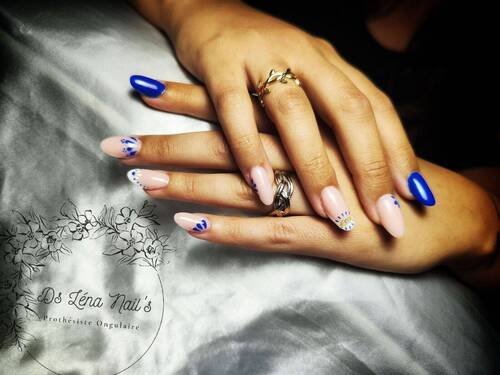 Pose complète + Nail art personnalisé 