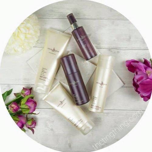 The exclusive luxury hair range NEAL & WOLF is now available at Jadore Hair. 

Give your hair the TLC it deserves. All products are paraben and sulphate free 