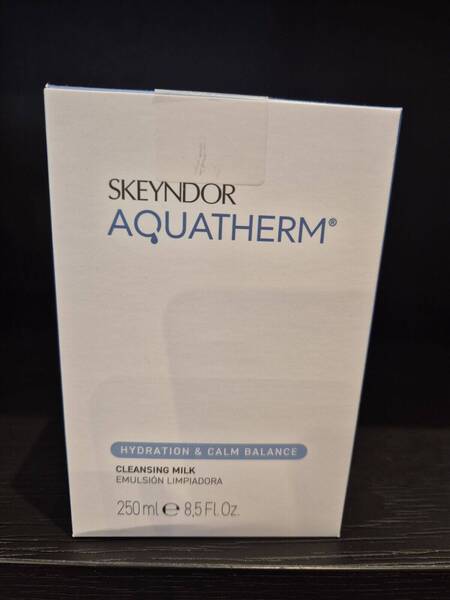 Skeyndor AQUA Delicate Cleansing milk