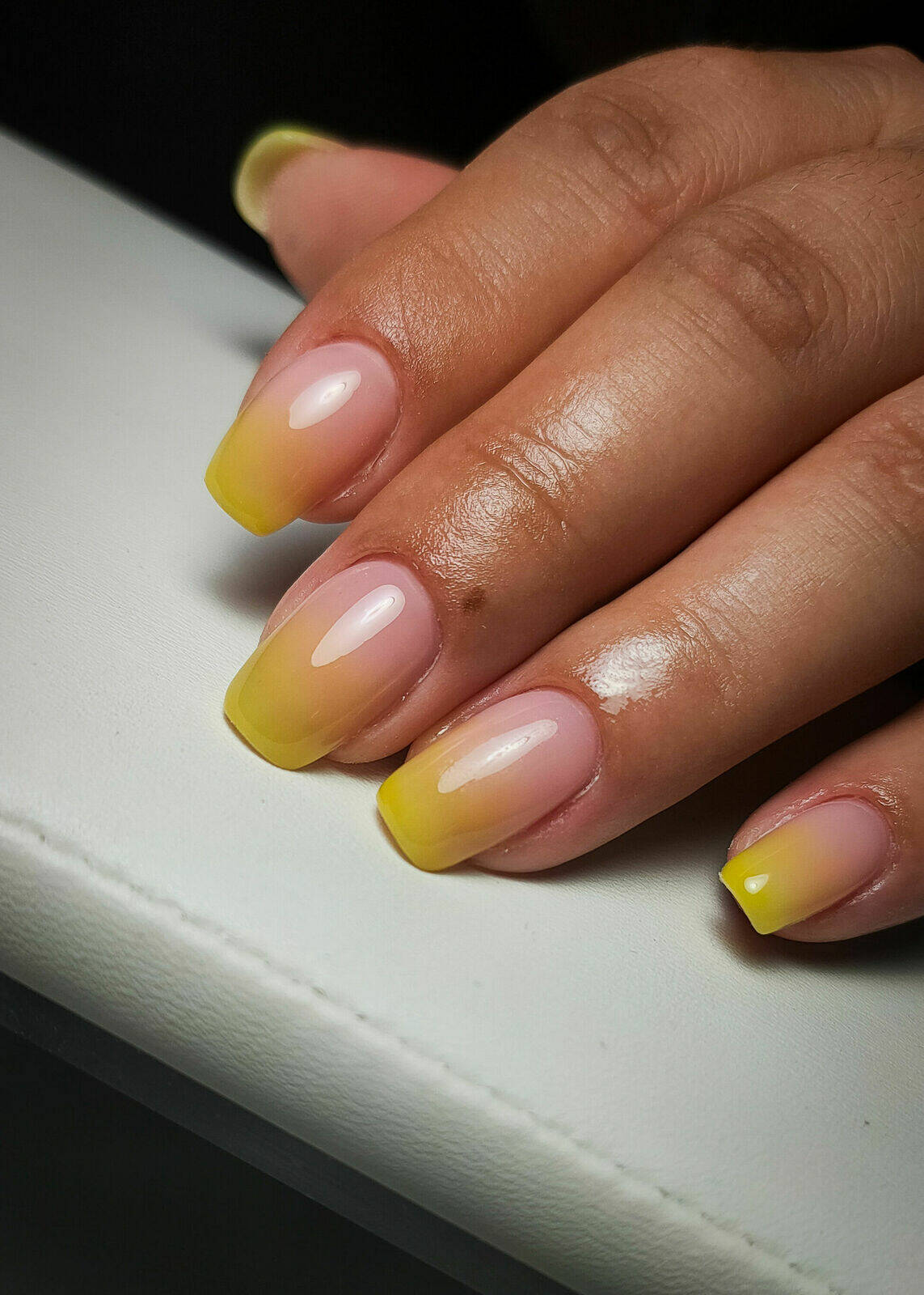 Manucure gel nail art simple