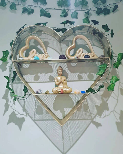 It's the little things that complete a beauty room