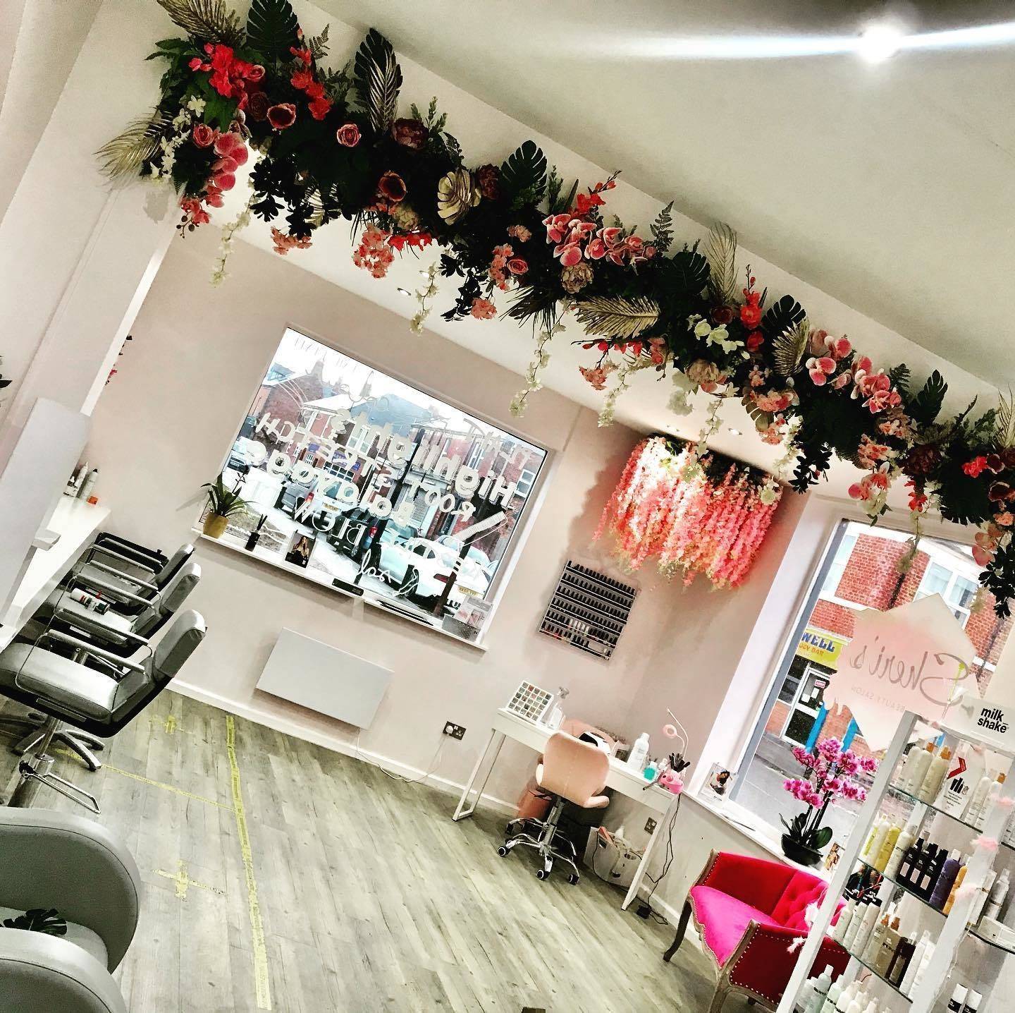 #sneakpeek #TeamPinkSalon can’t wait to be back in Salon ‍♀️ 
#notlongnow #sandyfordnewcastle #pinksalon #jesmondsalon #newcastlehairsalon #teamgoals❤️ #wellasalon #milk_shakestockist 
