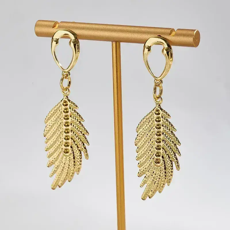 Boucle d’oreille feuilletée 