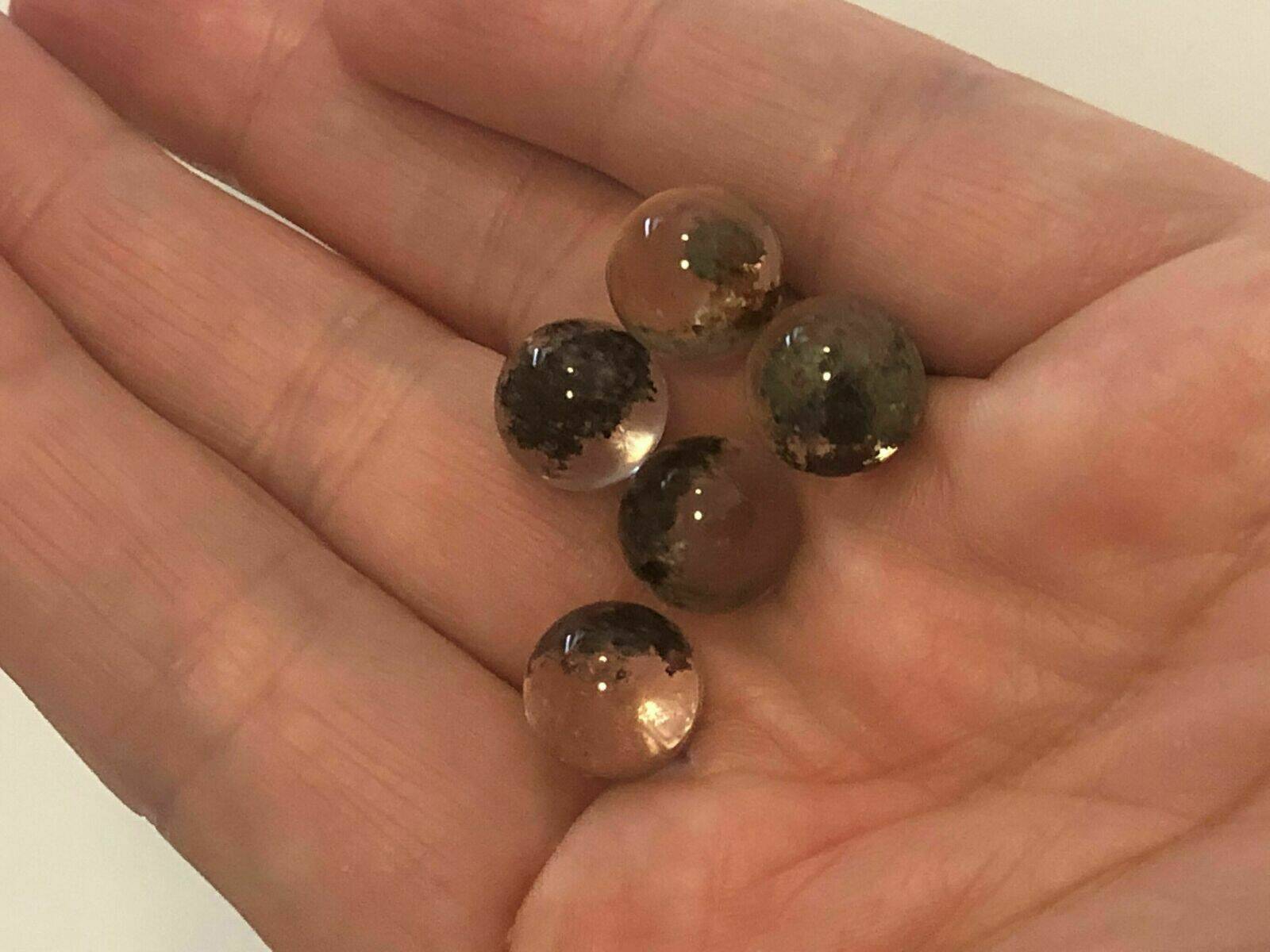 Mini garden quartz spheres