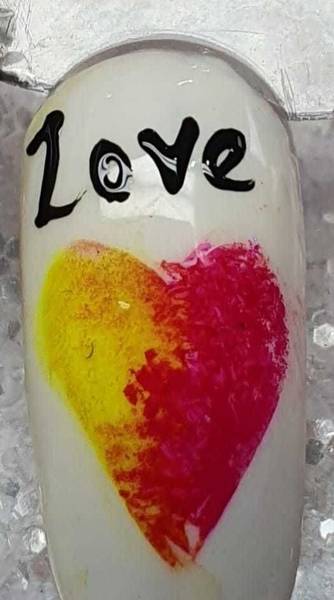 Picture doesn't do this justice, I adore this nail, had no plan for it, it just came to me, i think its love Island like, omg I need a holiday 🤣🤣🤣