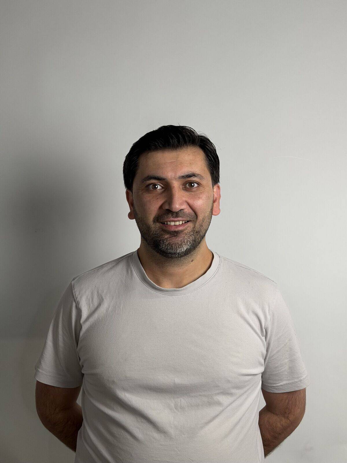 Mirza - Senior Barber