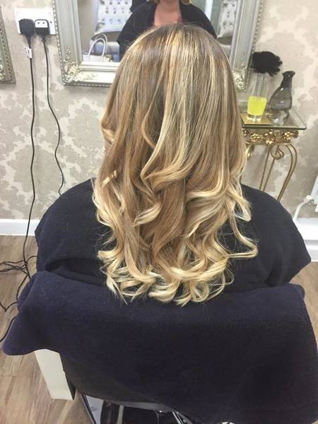 Caramel blonde overload #TransformationThursdays 