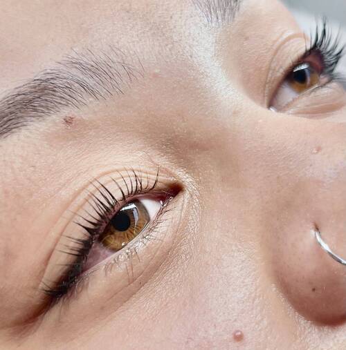 Eyelash lift and tint 