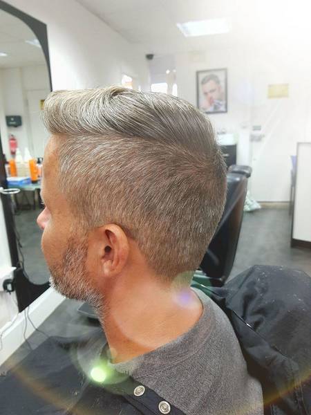 Style: Disconnected Grade 2 Back & Sides, Long on Top