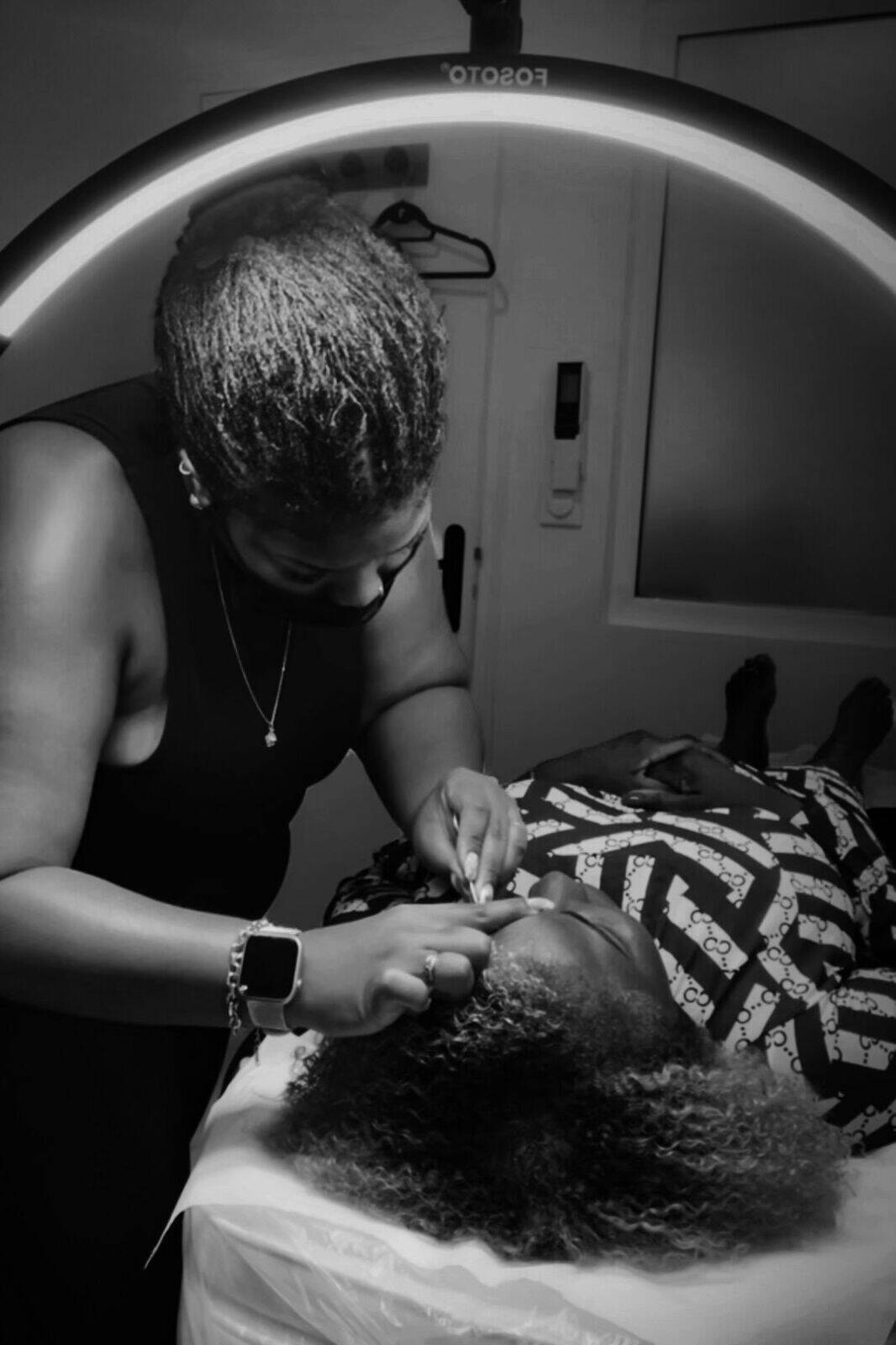 Bienvenue Au Salon De Beauté Hola Beauty