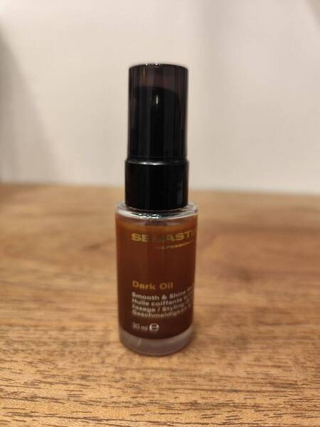 Huile coiffante brillance et lissage Dark Oil 30ml