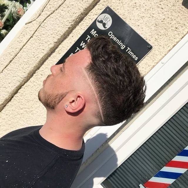 Smashing these fades out fresh trim for the weekend @lewishatto #menshair #mensfashion #menshealth #skinfade #beardlineup #cutthroat #lineups #barber #barbershop #barbershopconnect