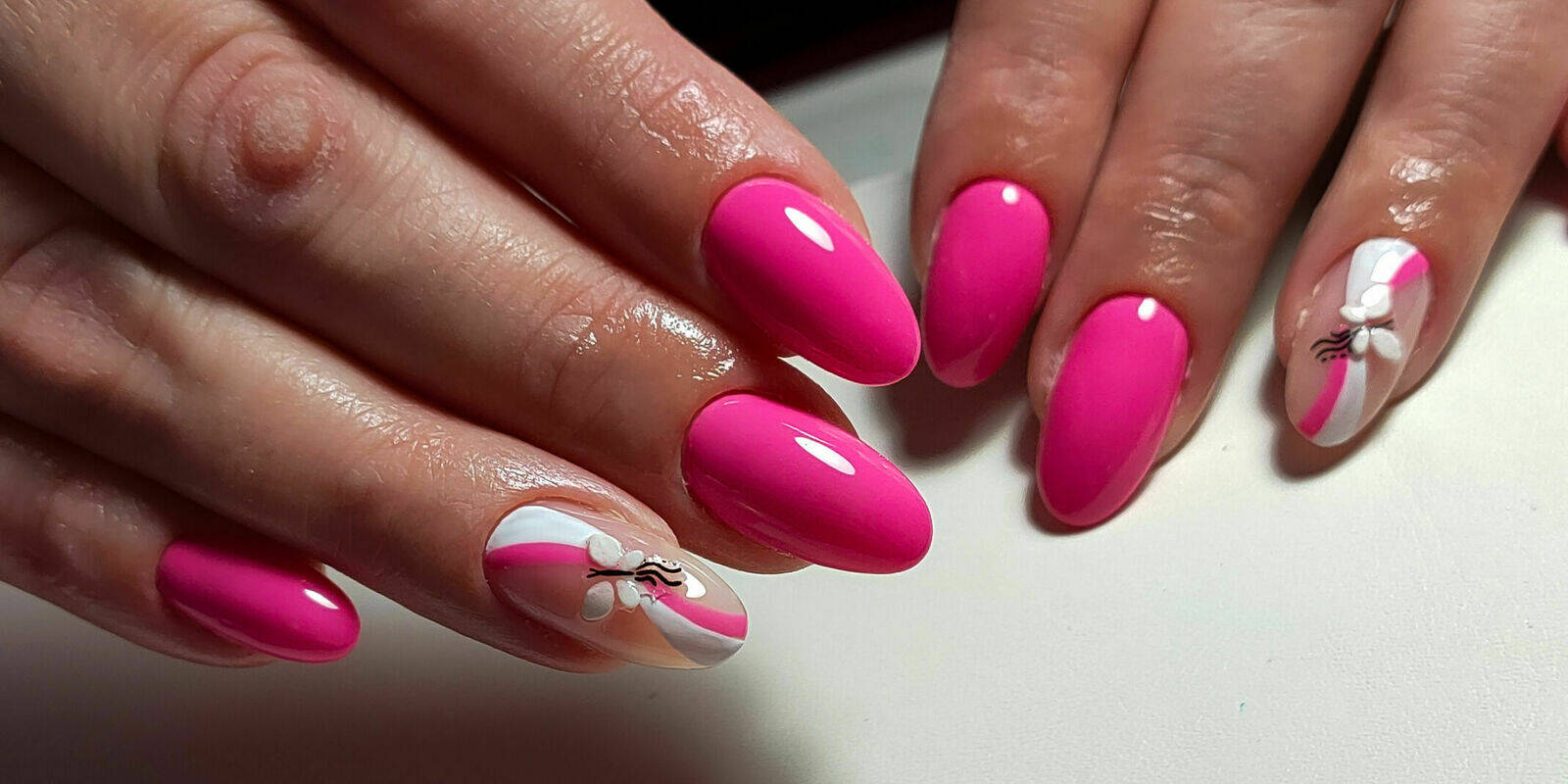 Manucure gel longueur nail art simple