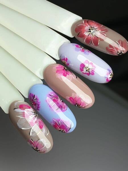 Nail art à main levée 