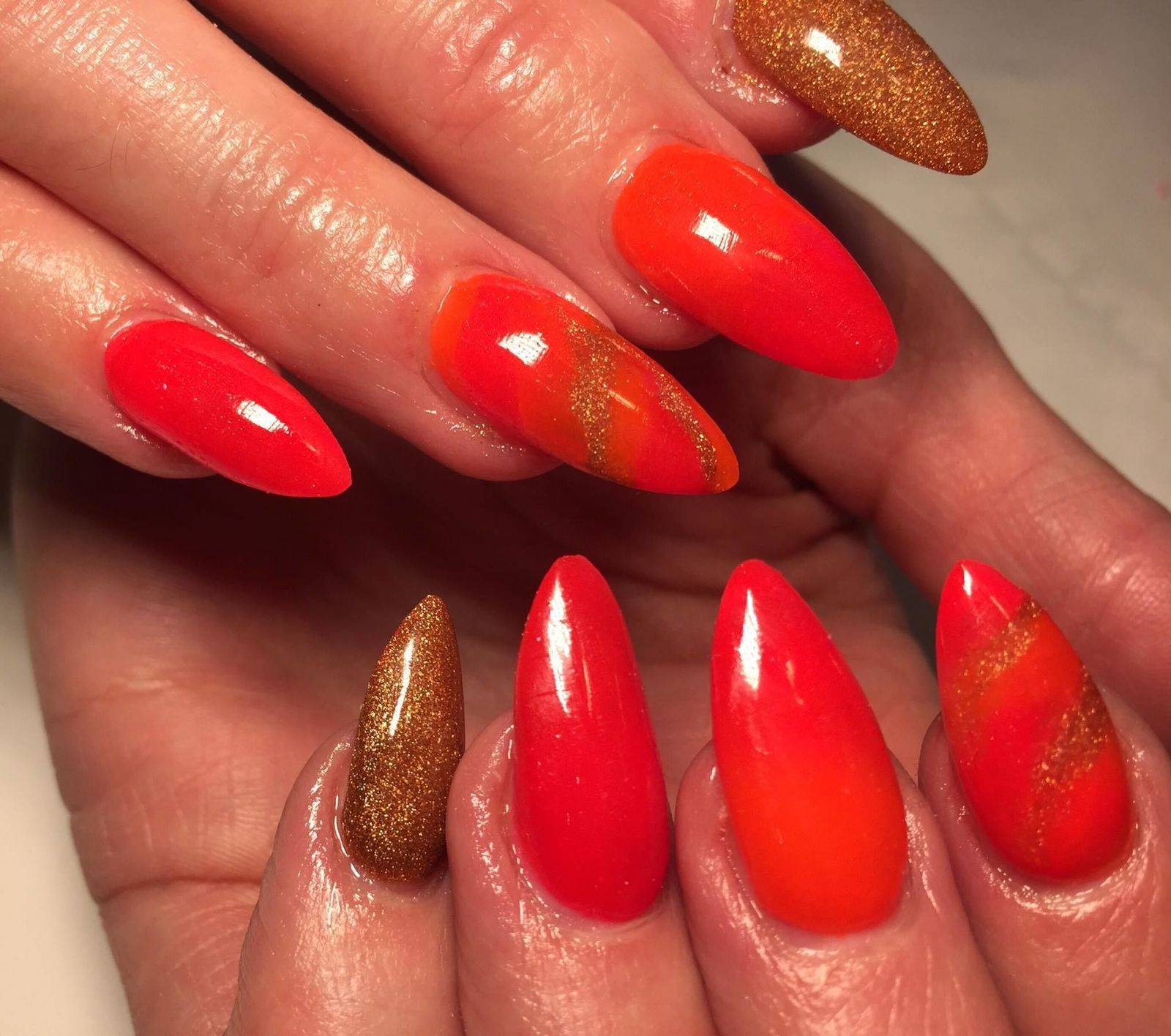 I Hope your Monday was as bright as these nails 