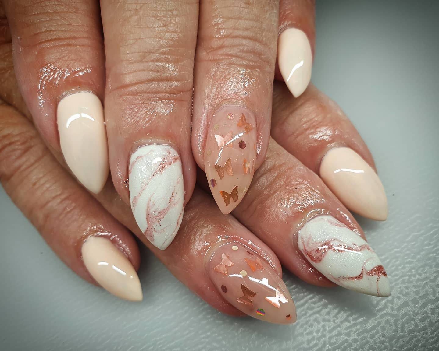 Autumnal butterflies!!🧡🦋 #nailsalon #nailsoftheday #nails #nailstagram #nailsincornwall #cornwall #porthtowanbeach