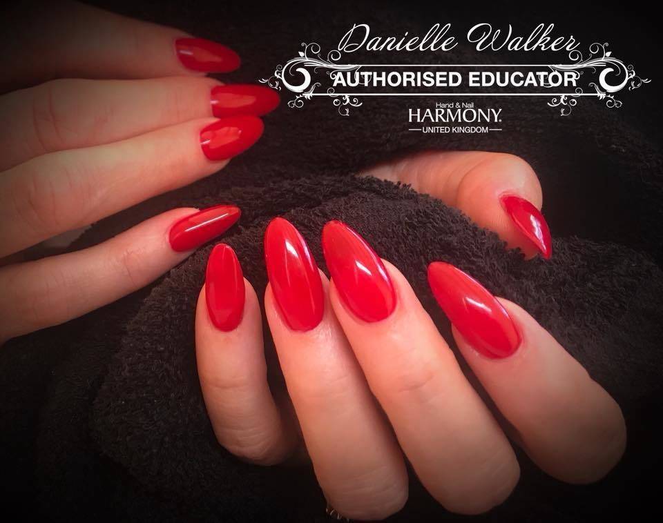 Yet another set of classic reds. Can’t beat red nails ❤️❤️❤️❤️