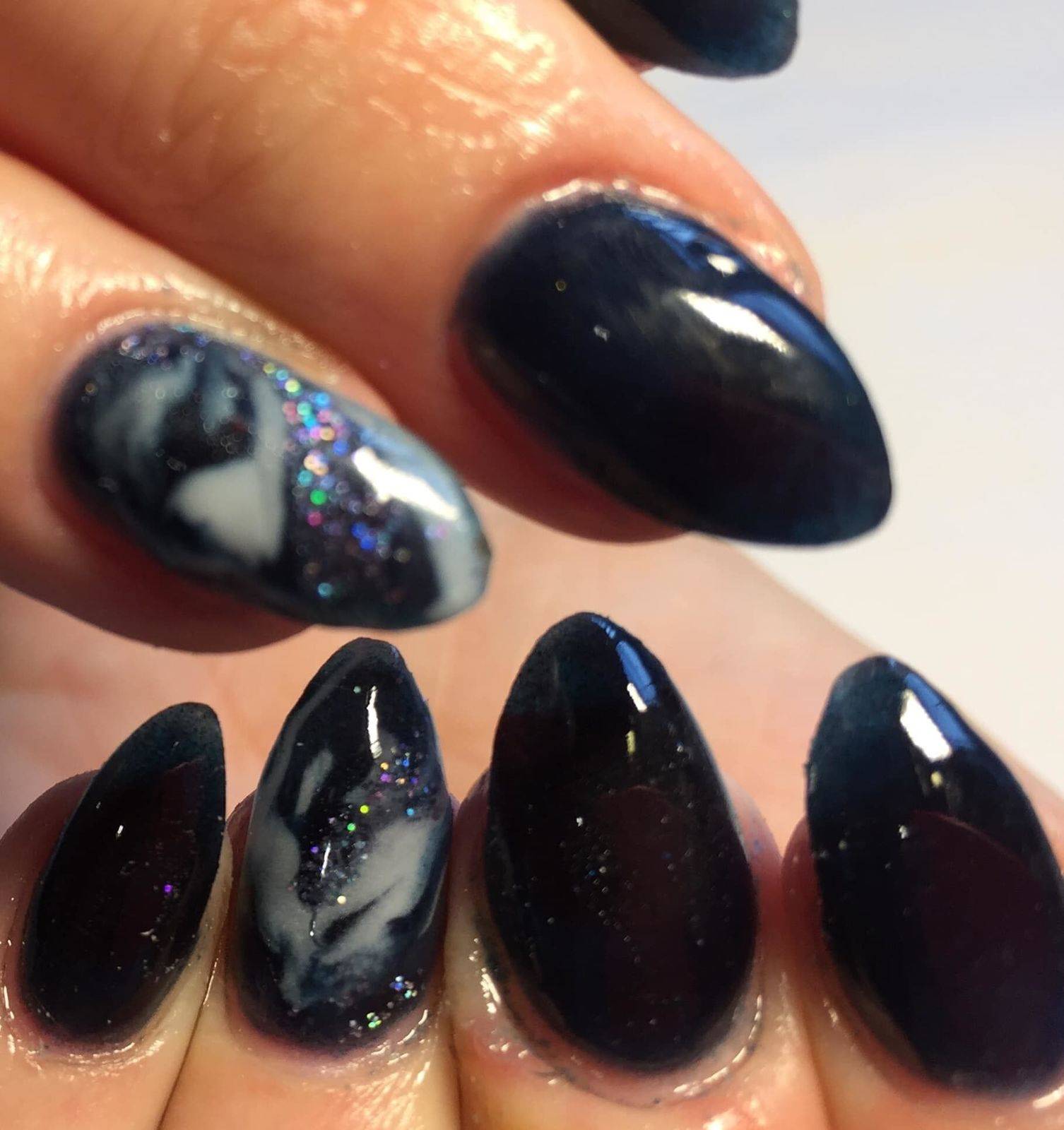 Lush deep Navy and marble... Beth always chooses well! 
