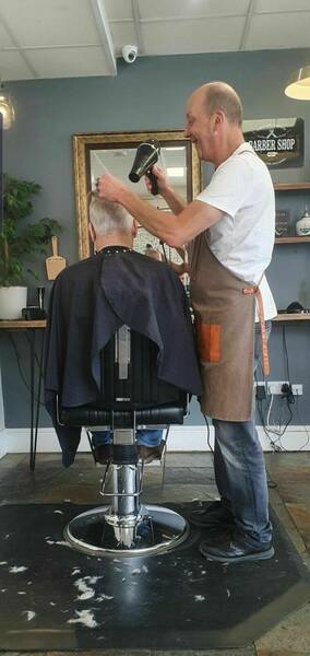 Micks working hard 💈💈.