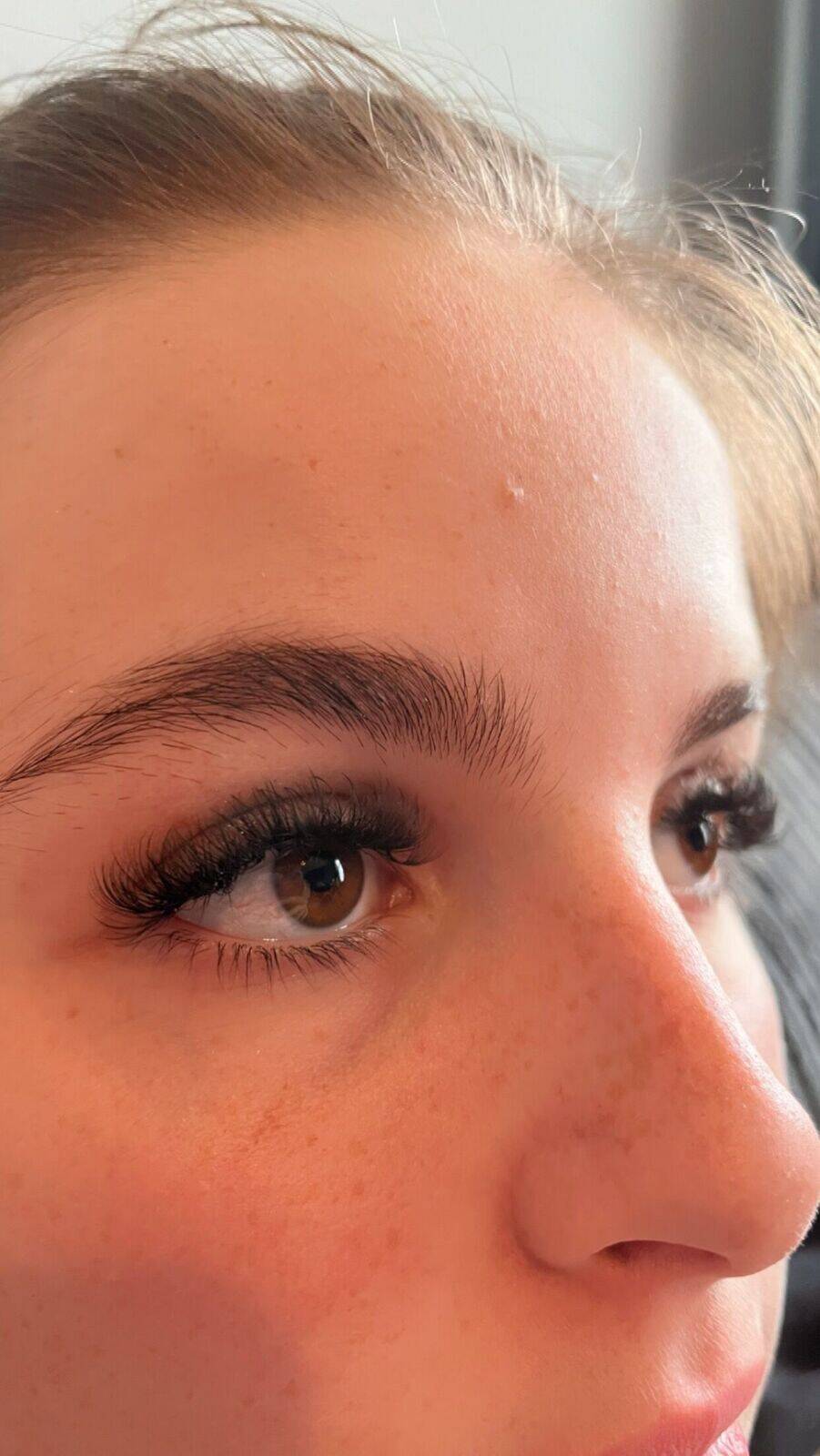 ABS glamhouse with a fresh set of fluffy brows and lashes 