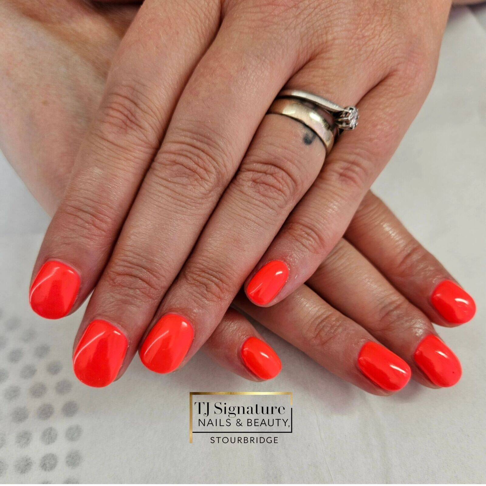 Neon dreams and hot pink schemes. 💅 Using Gelish 'Brights have more fun'