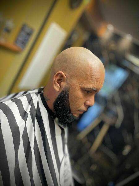 Formule Coule simple ( Sans dégradé  ) + Barbe et teinture barbe (Noir )