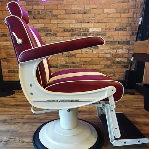 The classic Belmont Apollo 60 years old still going strong #barber
.
.
.
.
#belmont #takarabelmont #retro #style #class